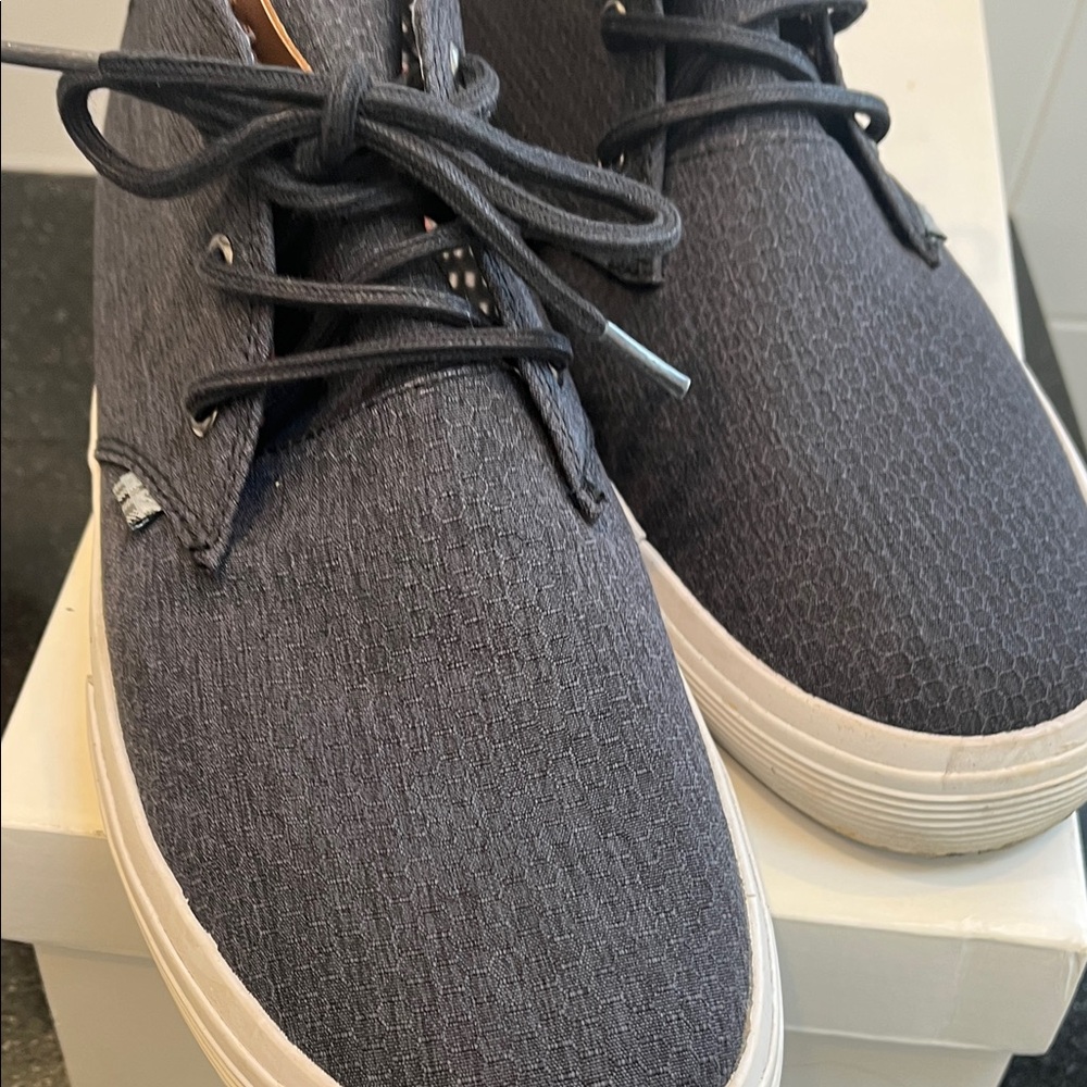 Men's Navy High-Top Chukka Shoe - Picture 2 of 8